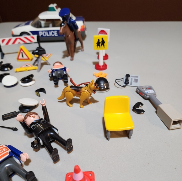 Playmobil Police stuff - Picture 5 of 7